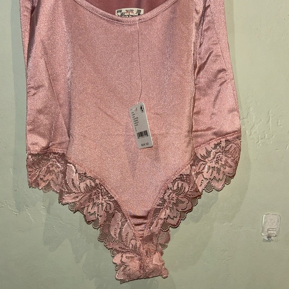 FREE PEOPLE Wild Bunch Light Pink Bodysuit With Lace Trim. Women’s Small NWTS - Picture 8 of 9